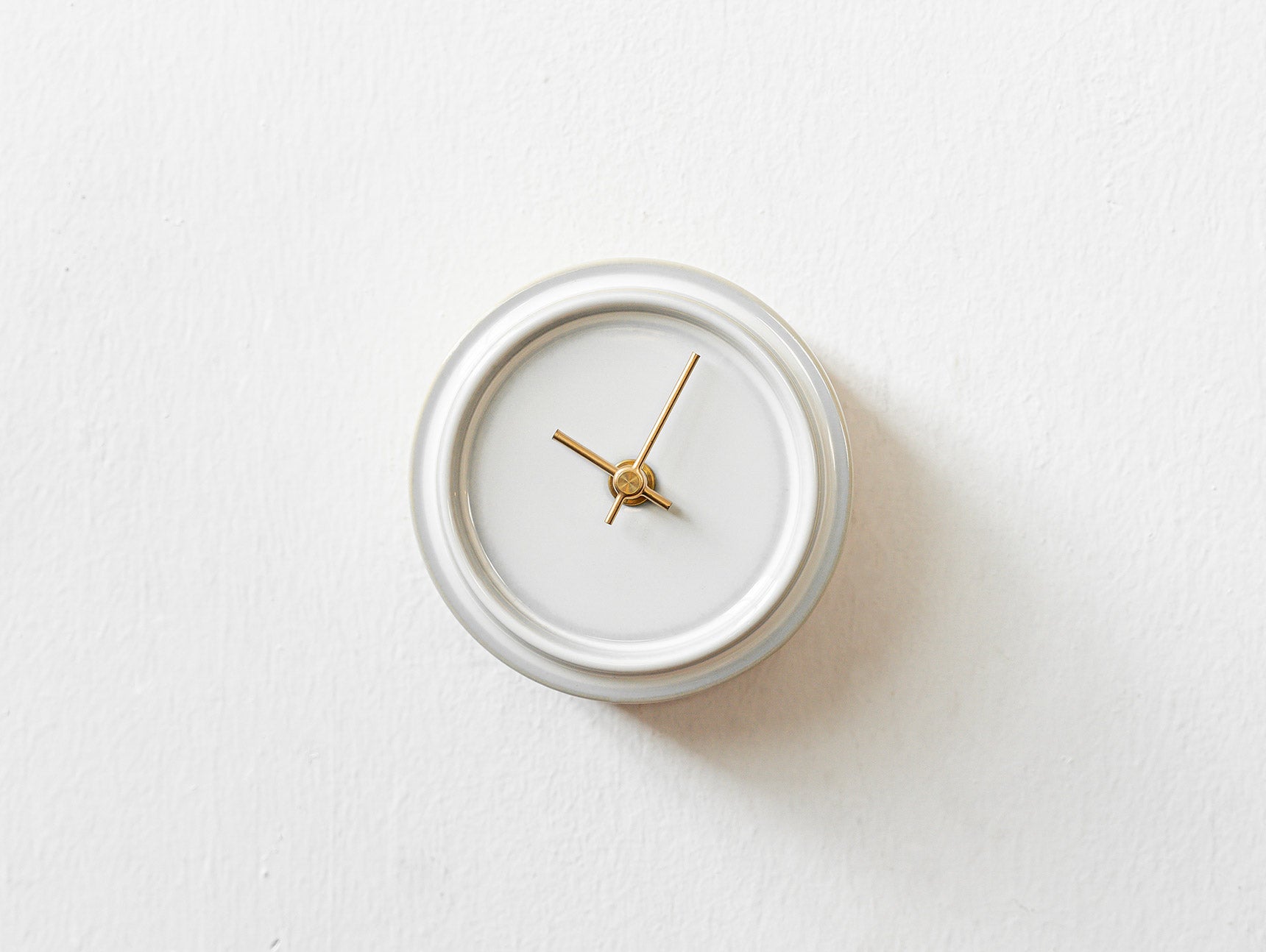 Sugy Two Way Clock - Milky White Glaze