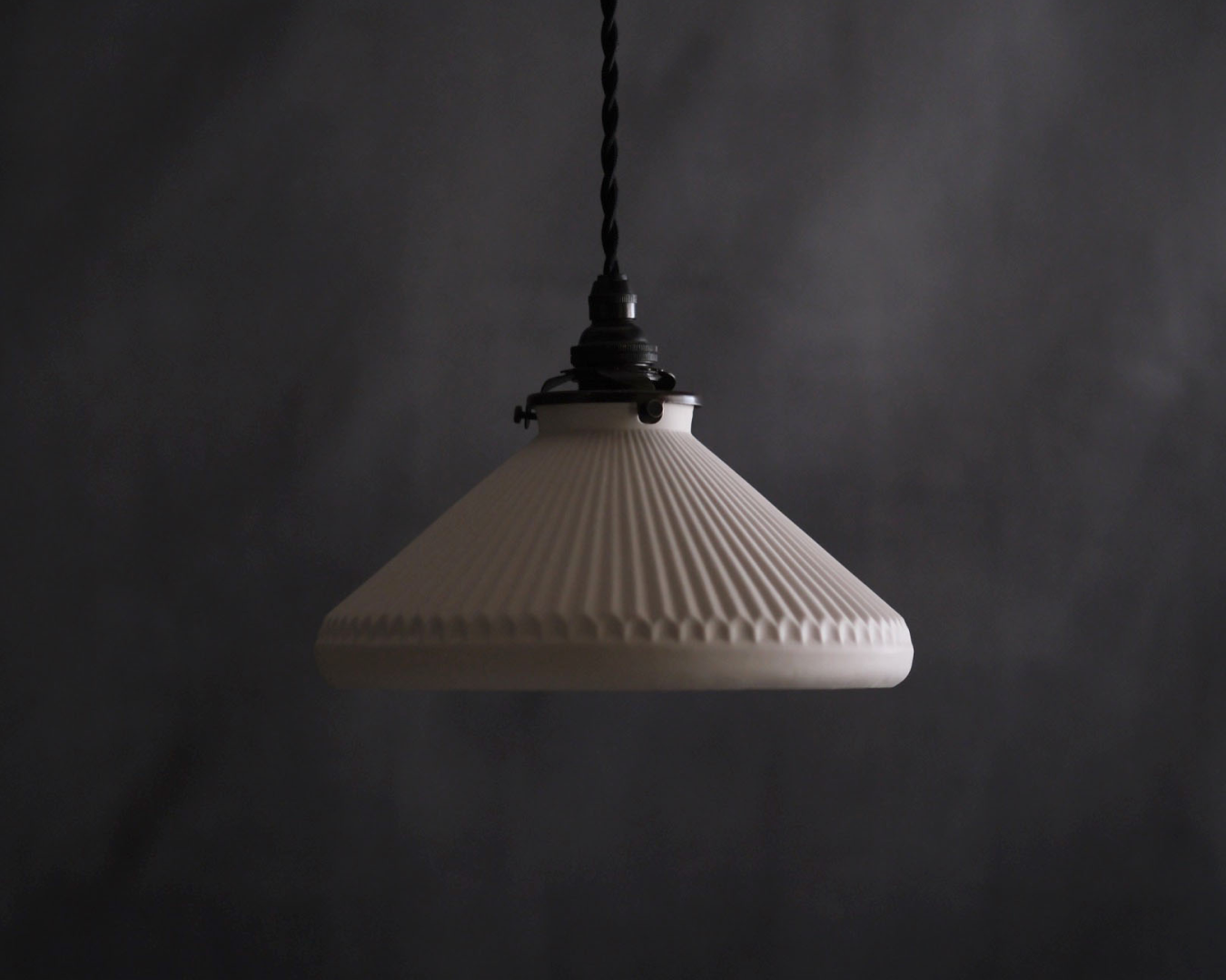 Porcelain Pendant - Accordian M (Open)