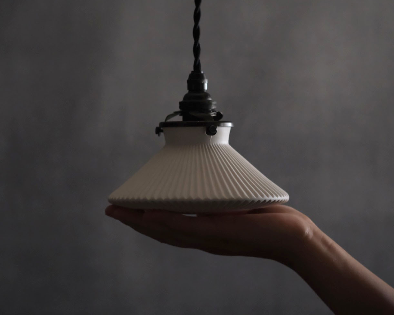 Porcelain Pendant - Accordian S (Close)