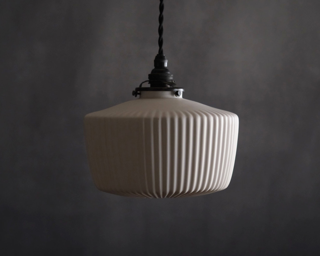 Porcelain Pendant - Arc L (Open)