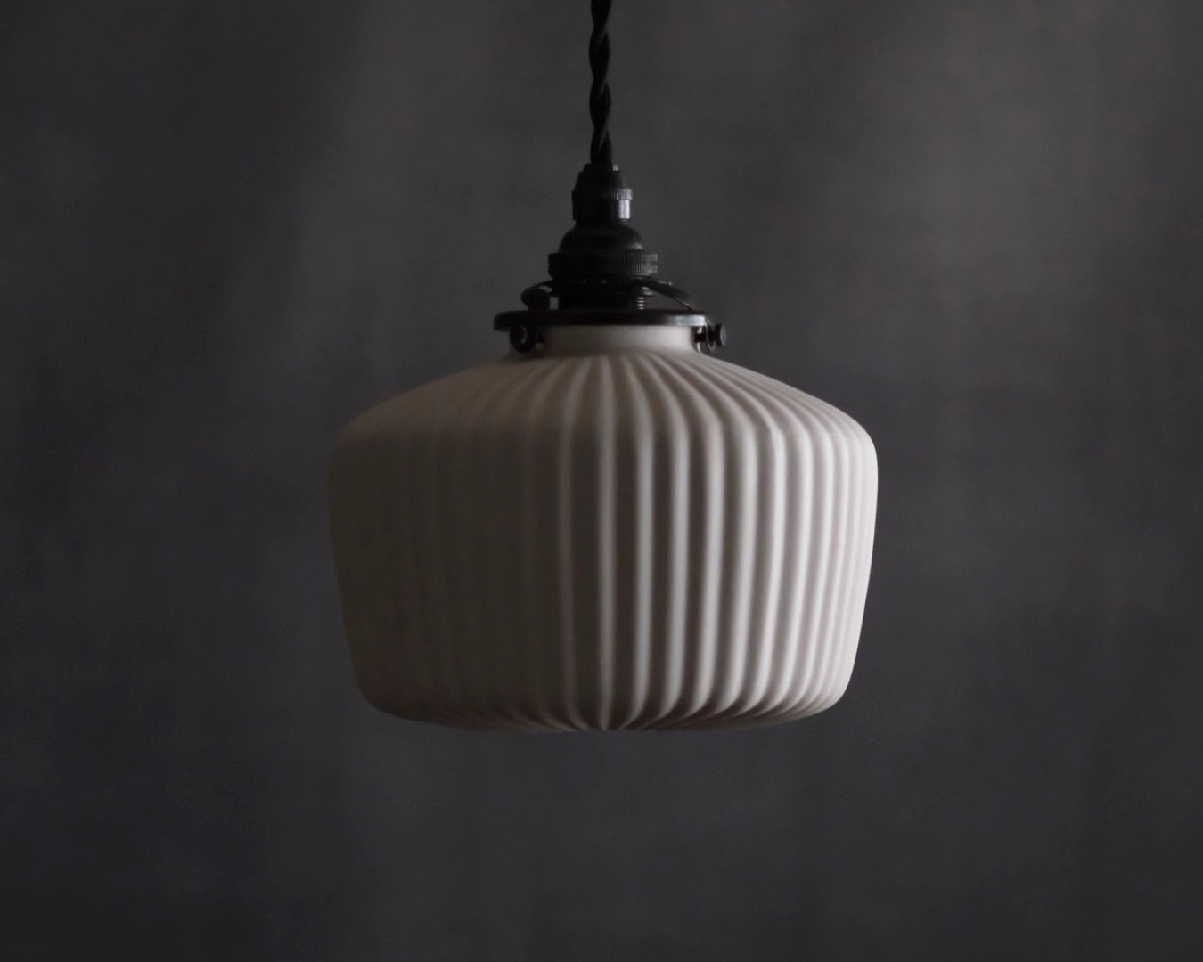 Porcelain Pendant - Arc M (Open)