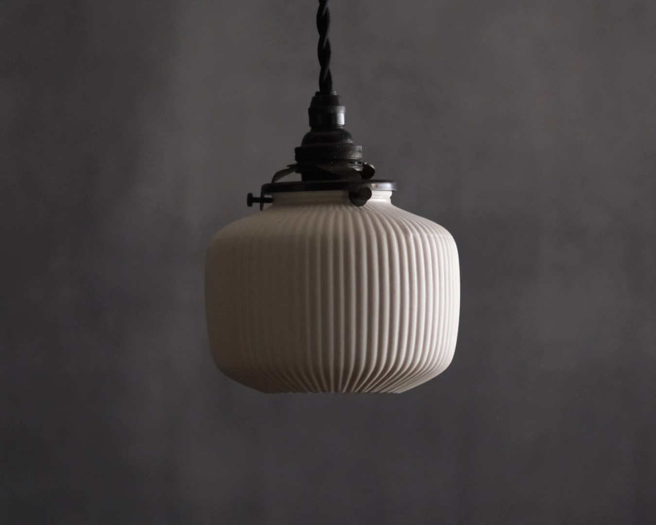 Porcelain Pendant - Arc S (Open)