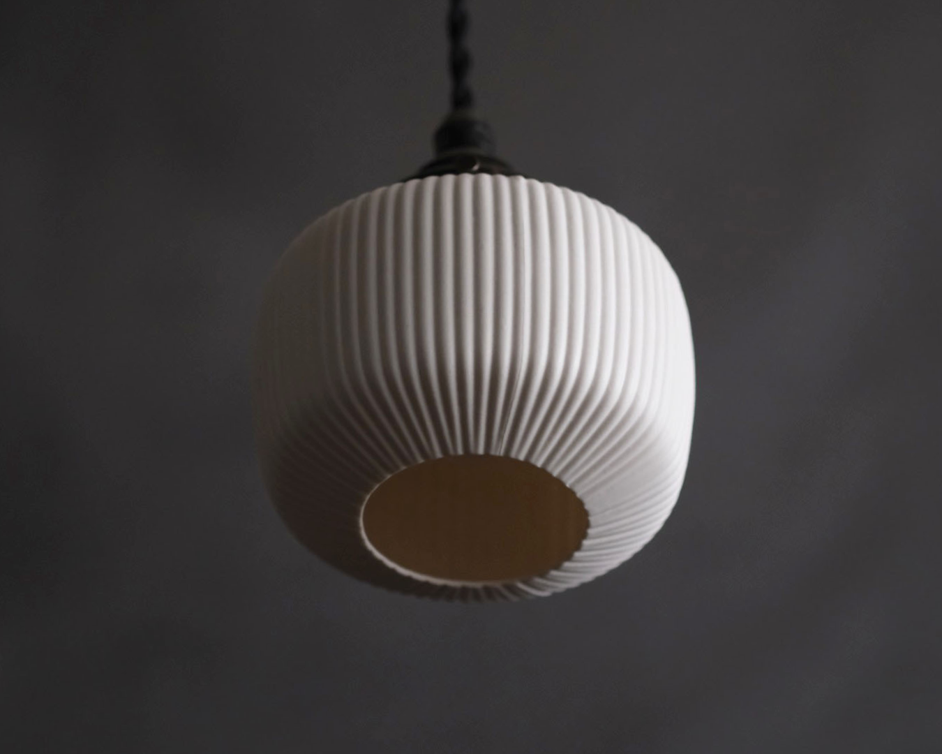 Porcelain Pendant - Arc S (Open)