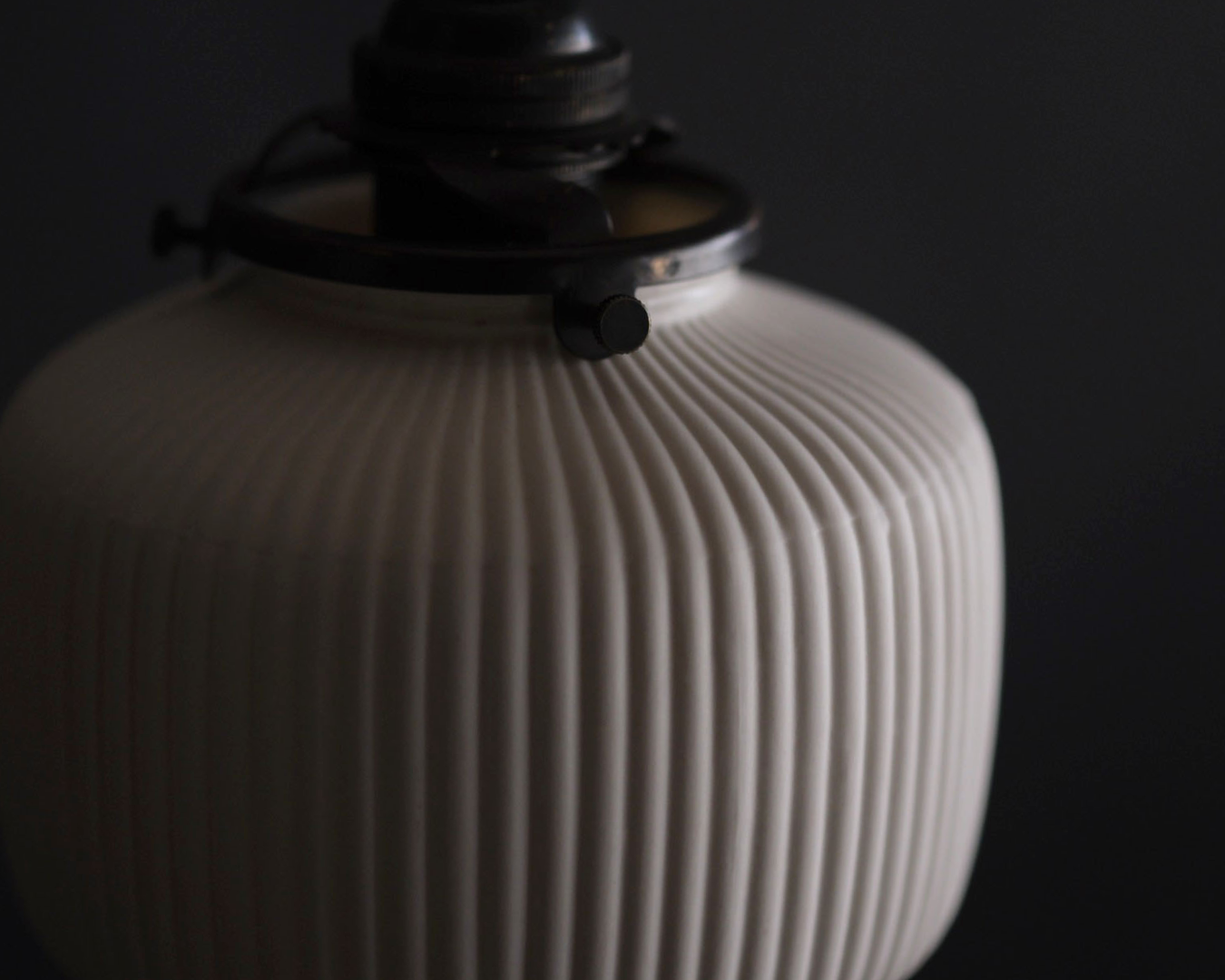 Porcelain Pendant - Arc S (Open)