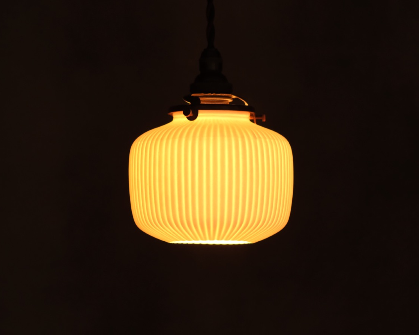 Porcelain Pendant - Arc S (Open)