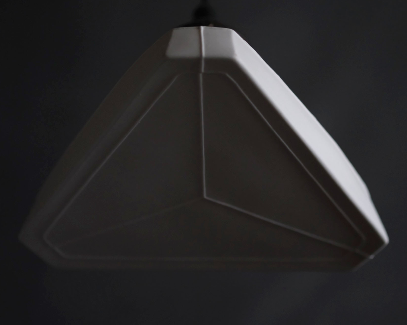 Porcelain Pendant - Triangle L (Close)