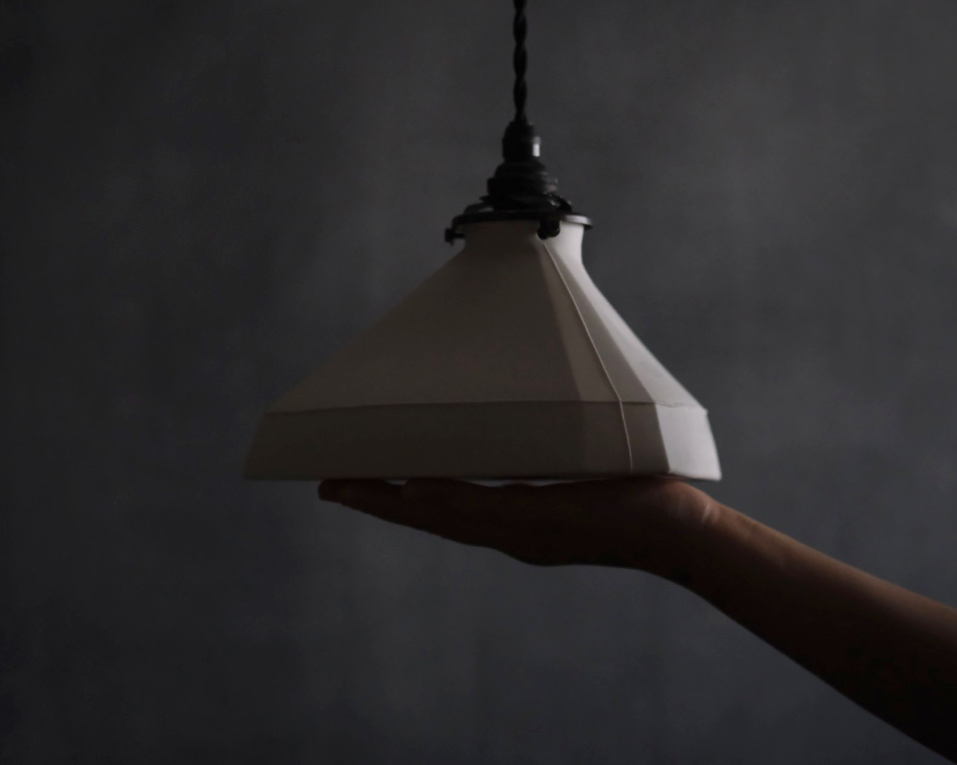 Porcelain Pendant - Triangle L (Close)