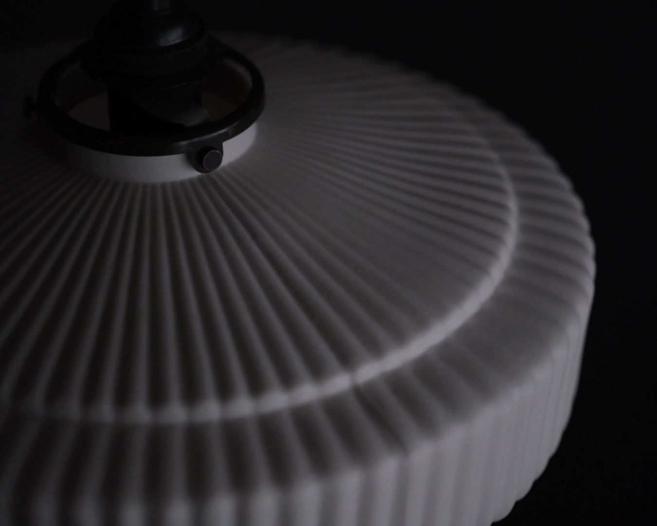 Porcelain Pendant - Wheel L (Open)