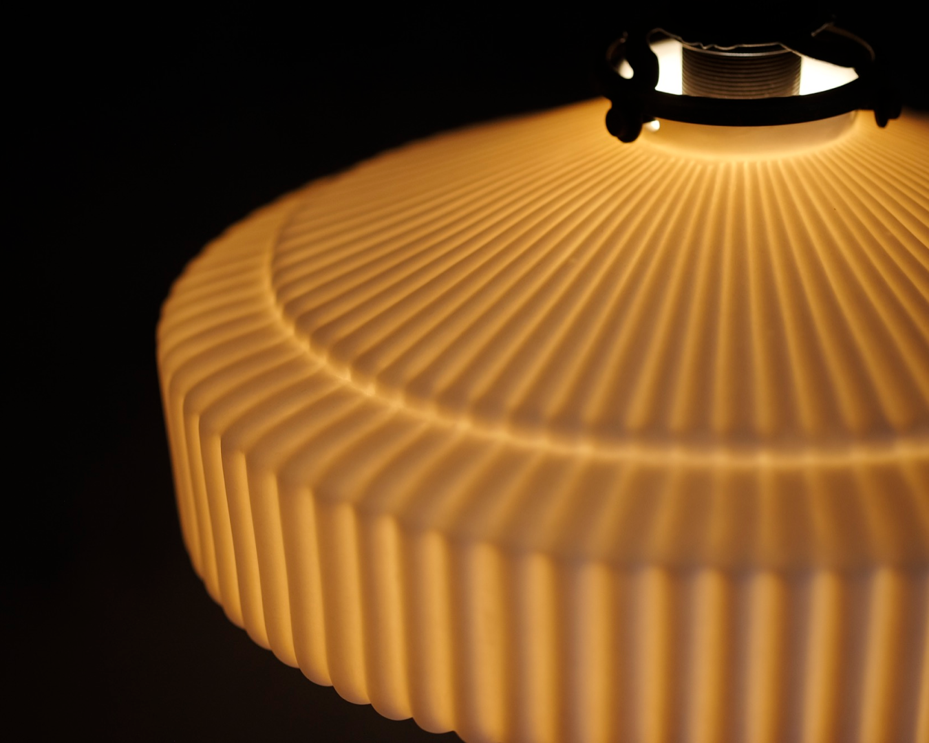 Porcelain Pendant - Wheel L (Open)