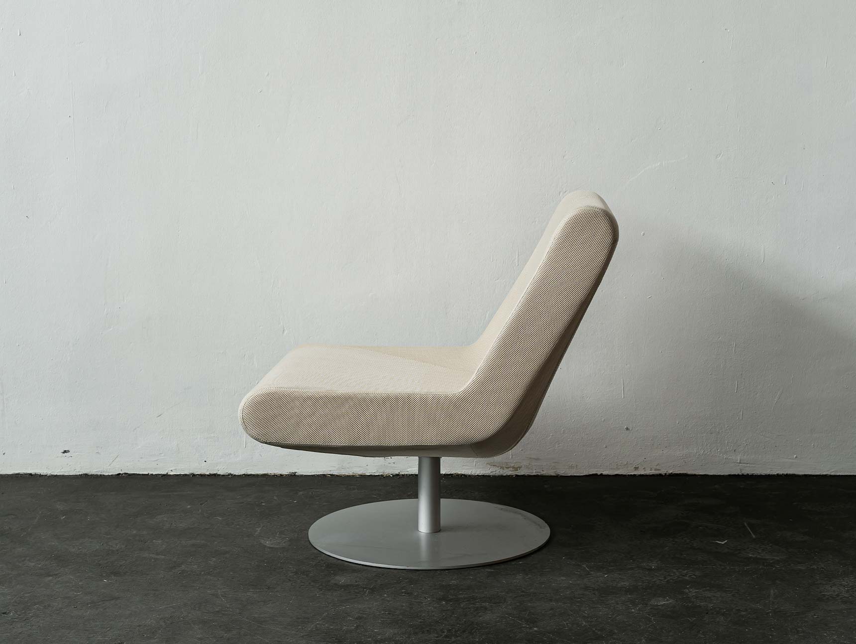 Cassina IXC Boomerang Plus Swivel Chair – Aa Furniture